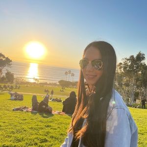 Meet your Posher, Renata